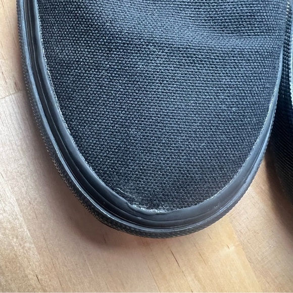 SOLD Vans Classic Tennis Shoes - Picture 8 of 9